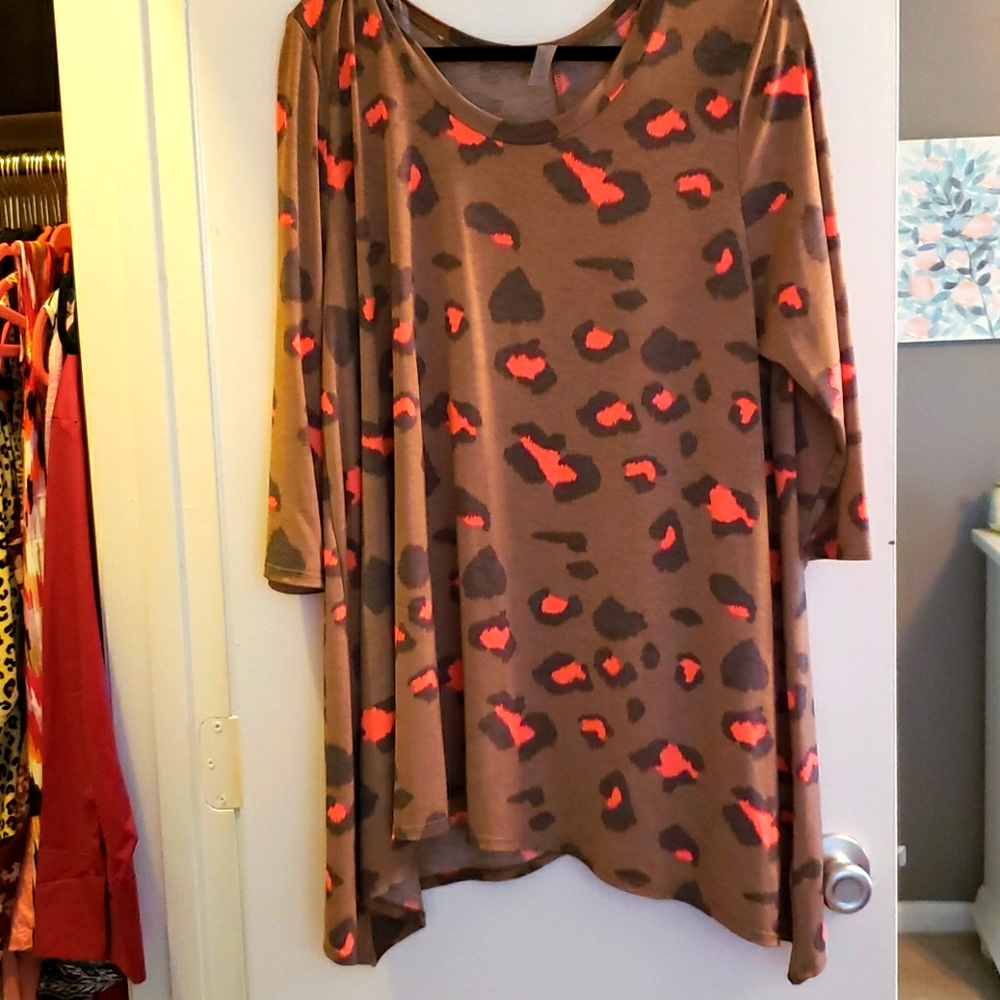 Honeyme shark items top